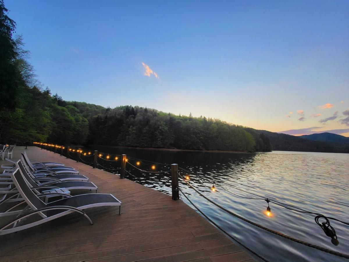 Adventure Lake Resort - Simared Baia Mare Bagian luar foto