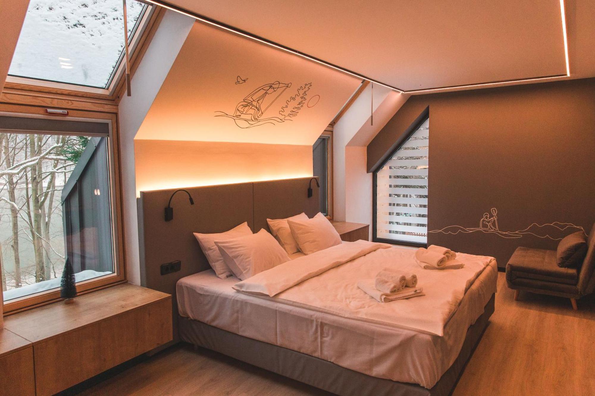 Adventure Lake Resort - Simared Baia Mare Bagian luar foto