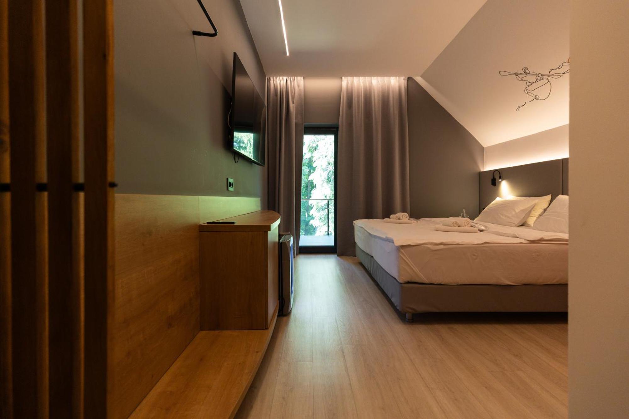 Adventure Lake Resort - Simared Baia Mare Bagian luar foto